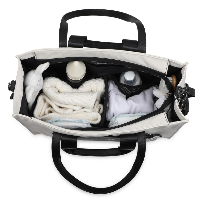 Bolso cambiador con parche KARL LAGERFELD KIDS 
                        UNISEXO