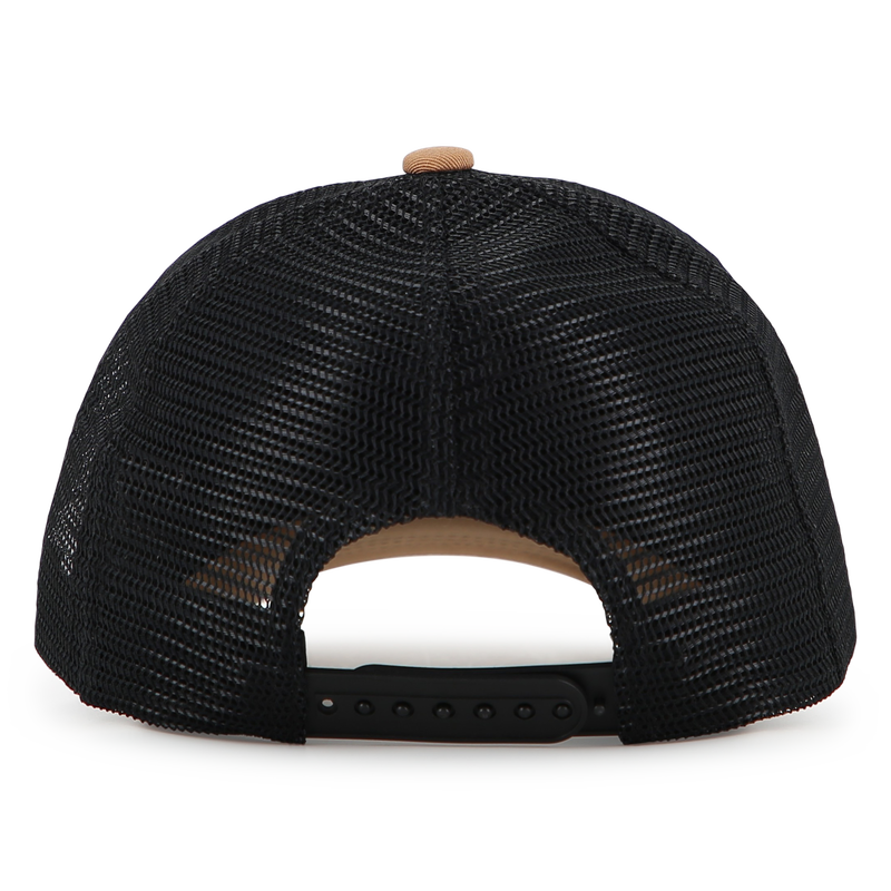 TAPA TRASERA ABIERTA BOSS 
                        NI&Ntilde;O