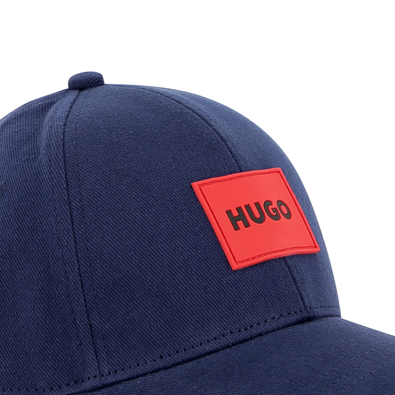 GORRA AJUSTABLE HUGO 
                        UNISEXO