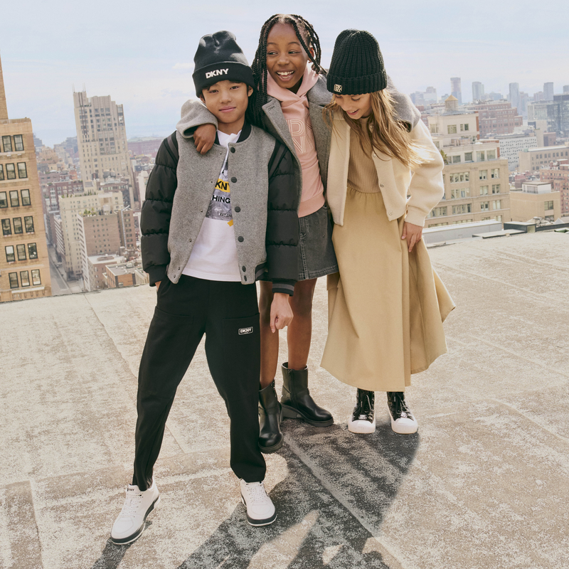 Vestido largo bimaterial DKNY 
                        NIÑA