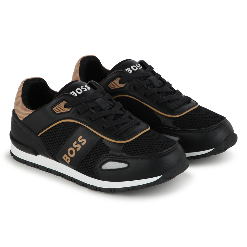 Deportivas de piel y cordones
