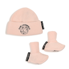 Conjunto de gorro y zapatillas. KARL LAGERFELD KIDS 
                    NI&Ntilde;A
