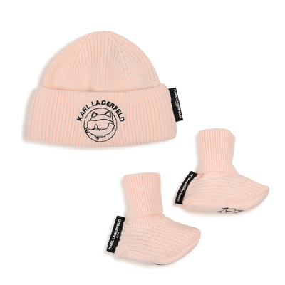 Conjunto de gorro y zapatillas. KARL LAGERFELD KIDS NI&Ntilde;A