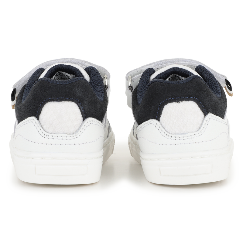 ZAPATILLAS CON RAYAS DE VELCRO BOSS 
                        NI&Ntilde;O