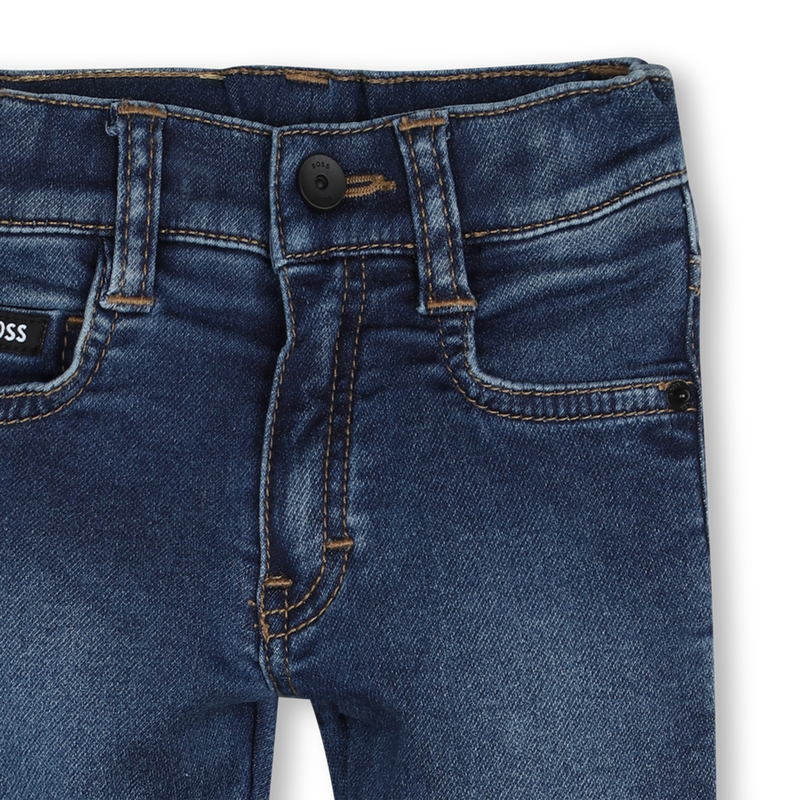 VAQUEROS CON REMACHES EN LA PARTE TRASERA BOSS 
                        NI&Ntilde;O