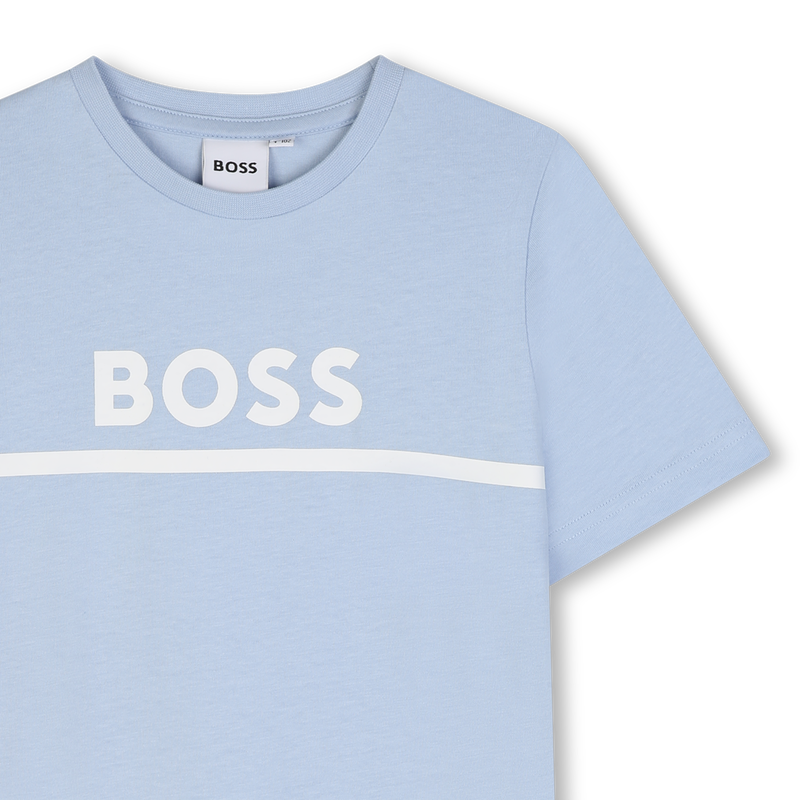 Conjunto de camiseta y pantalones cortos. BOSS 
                        NI&Ntilde;O