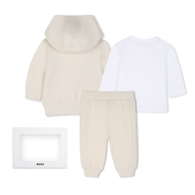 Conjunto de pantal&oacute;n, c&aacute;rdigan y camiseta BOSS NI&Ntilde;O