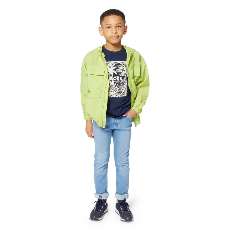 Cortavientos con capucha