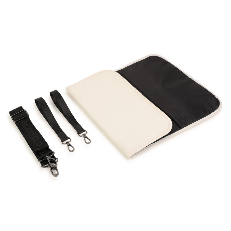 Bolso cambiador con parche KARL LAGERFELD KIDS 
                        UNISEXO