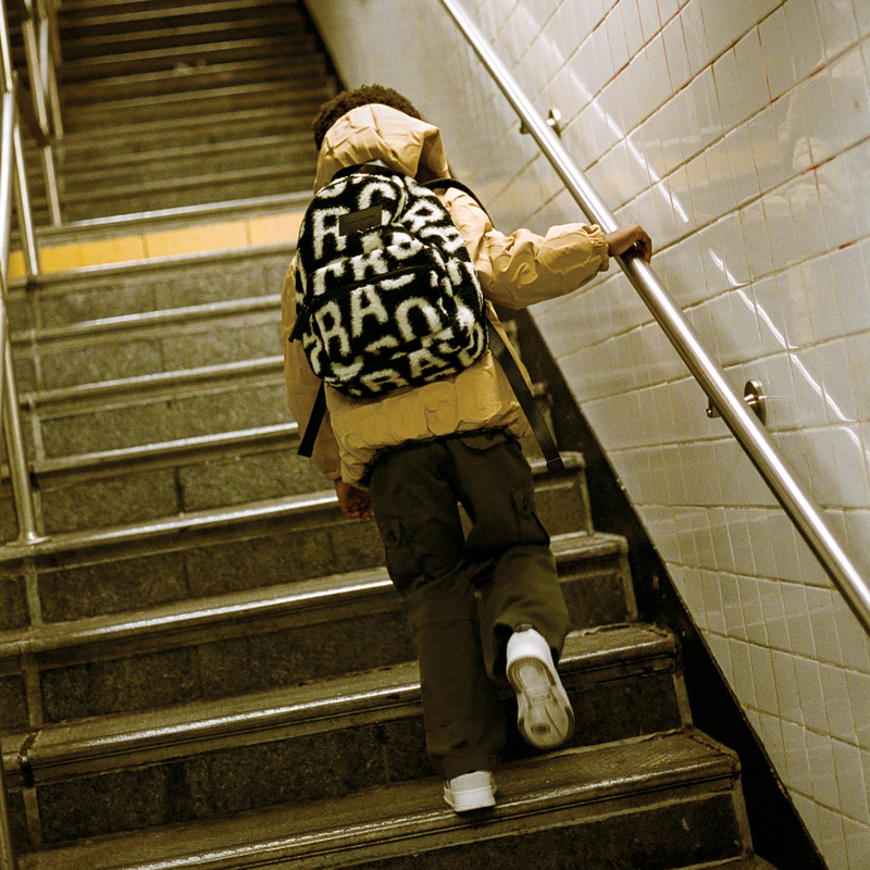 Pantal&oacute;n multibolsillo MARC JACOBS 
                        UNISEXO