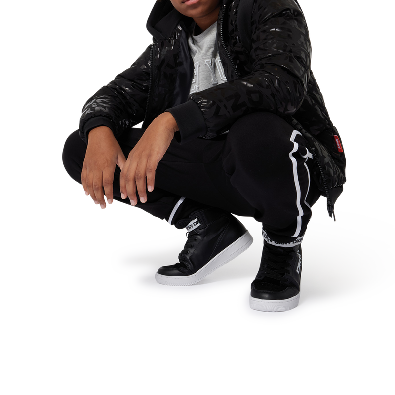 Plumas con capucha DKNY 
                        UNISEXO