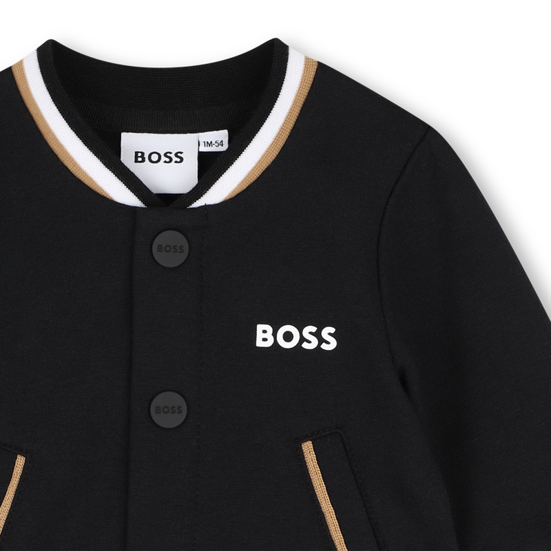 Conjunto camiseta + pantal&oacute;n + c&aacute;rdigan BOSS 
                        NI&Ntilde;O