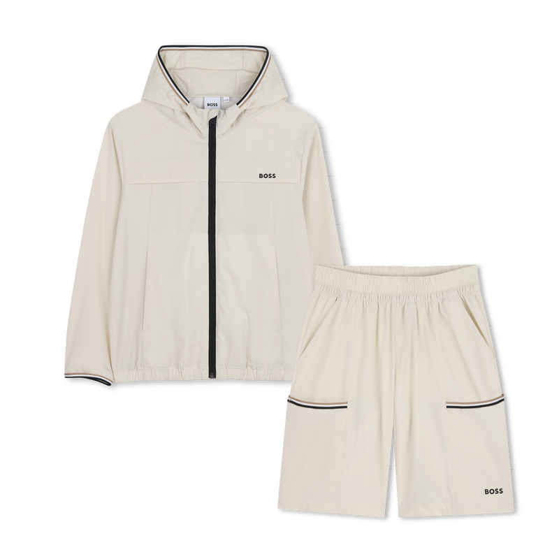 CONJUNTO CORTAVIENTOS + PANTAL&Oacute;N CORTO BOSS 
                        NI&Ntilde;O