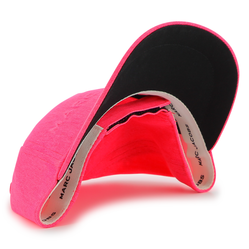 Gorra ajustable de algod&oacute;n MARC JACOBS 
                        NI&Ntilde;A