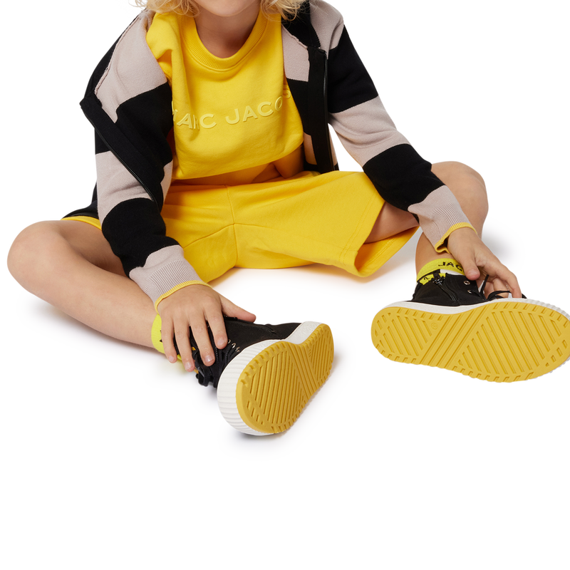 Chaqueta con capucha MARC JACOBS 
                        UNISEXO